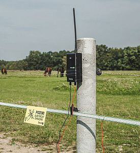 Co oferują inteligentne RF elektryzatory firmy fencee?