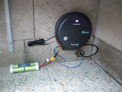 "Długo zastanawiałem się, jak rozwiązać ten problem i szczerze mówiąc, ogrodzenie elektryczne nigdy nie przyszło mi do głowy.  To było dokładnie to, czego szukałem"

mówi Zdeněk Koráb
