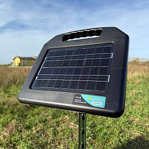 Funkcje i cechy przenośnych elektryzatorów solarnych fencee solar DUO SD