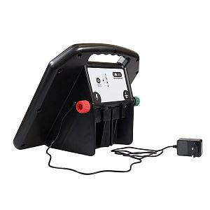 Funkcje i cechy inteligentnych przenośnych elektryzatorów radiowych fencee solar DUO RF SDX