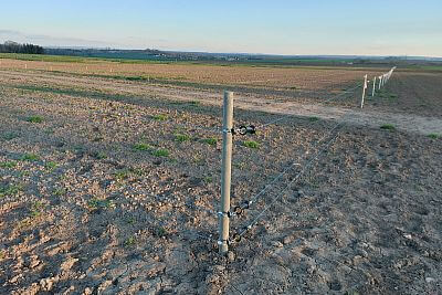 Budowa ogrodzenia elektrycznego na wystawę Nasze pole