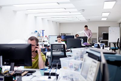 Opracowujemy i produkujemy elektryzatory do ogrodzeń elektrycznych
Chronią one wybieg dla zwierząt lub zabezpieczają teren.