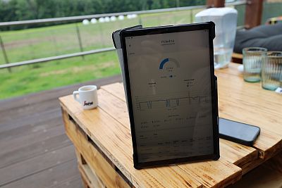 Smart Farm fencee Cloud u podnóża Beskidów na farmie u rodziny Vels