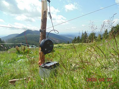 "W pagórkowatym terenie zdalne sprawdzanie ogrodzenia za pomocą pilota nie stanowiło problemu"
mówi Vít Karbusický z FARM HUCUL