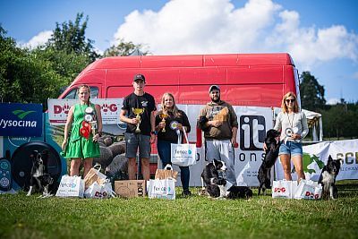 Zawody w kontroli owiec za pomocą psów pasterskich na farmie JJPav